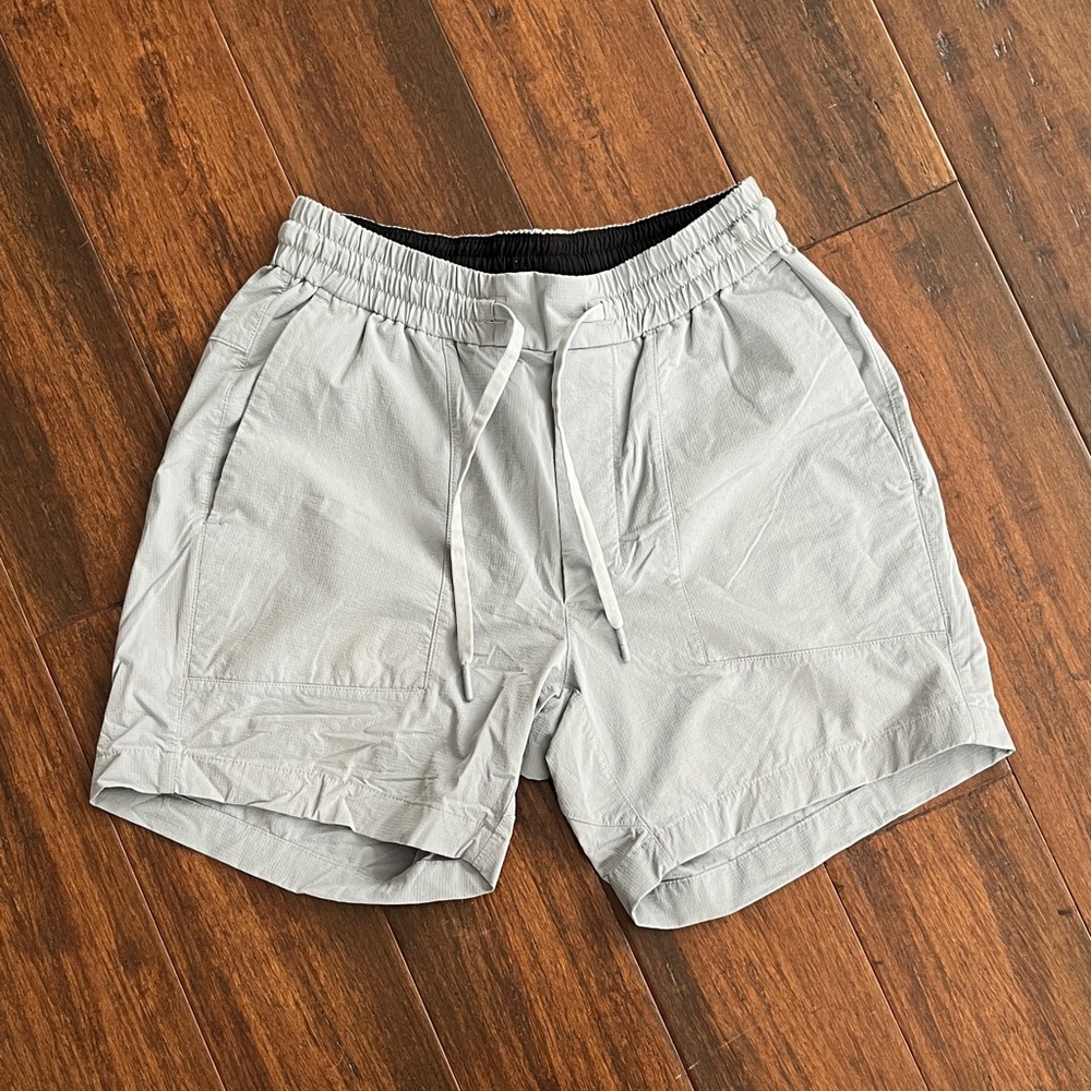 lululemon athletica Men's Light Gray Athletic Shorts